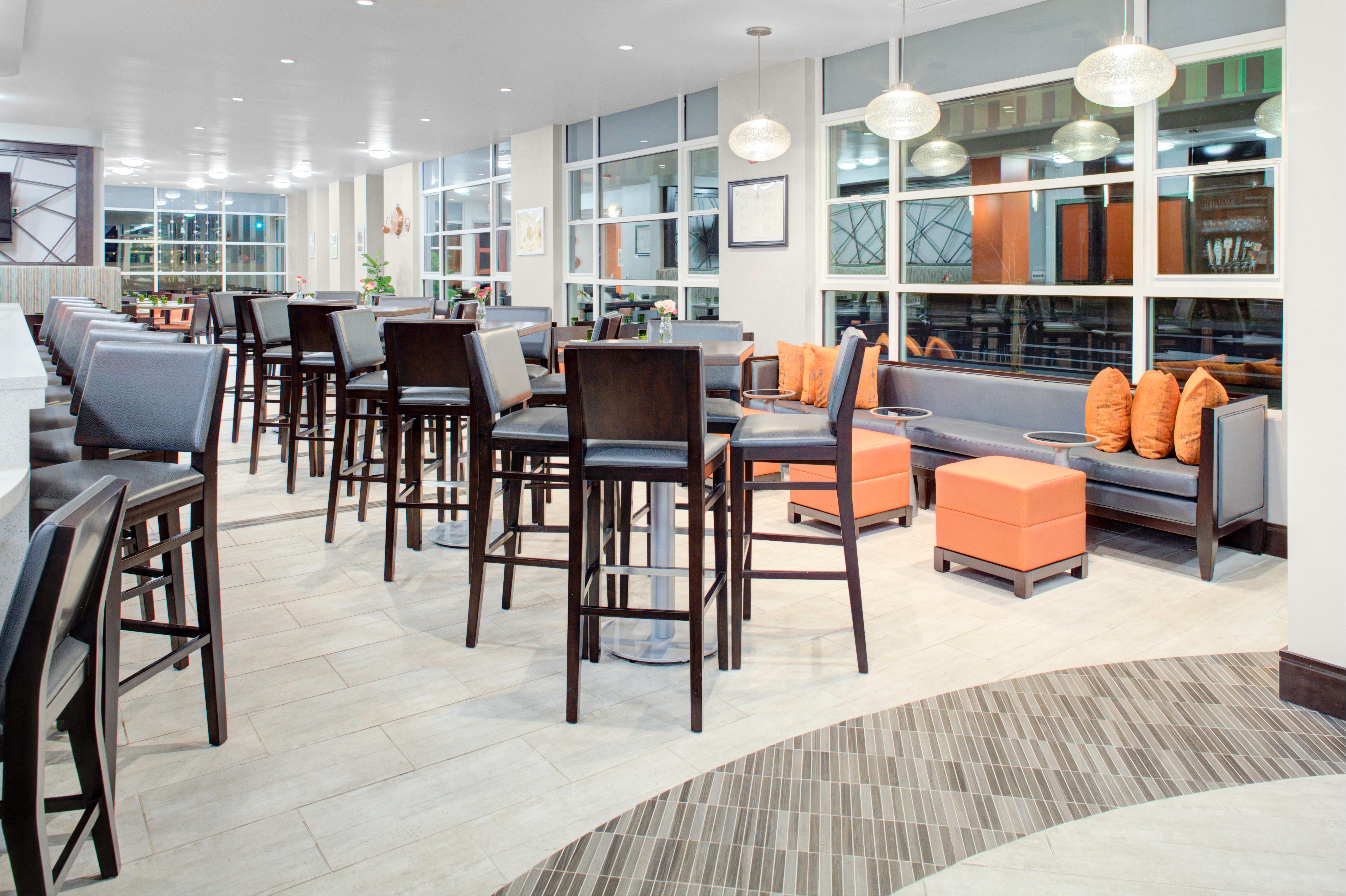 Holiday Inn Windsor - Wine Country By Ihg Dış mekan fotoğraf